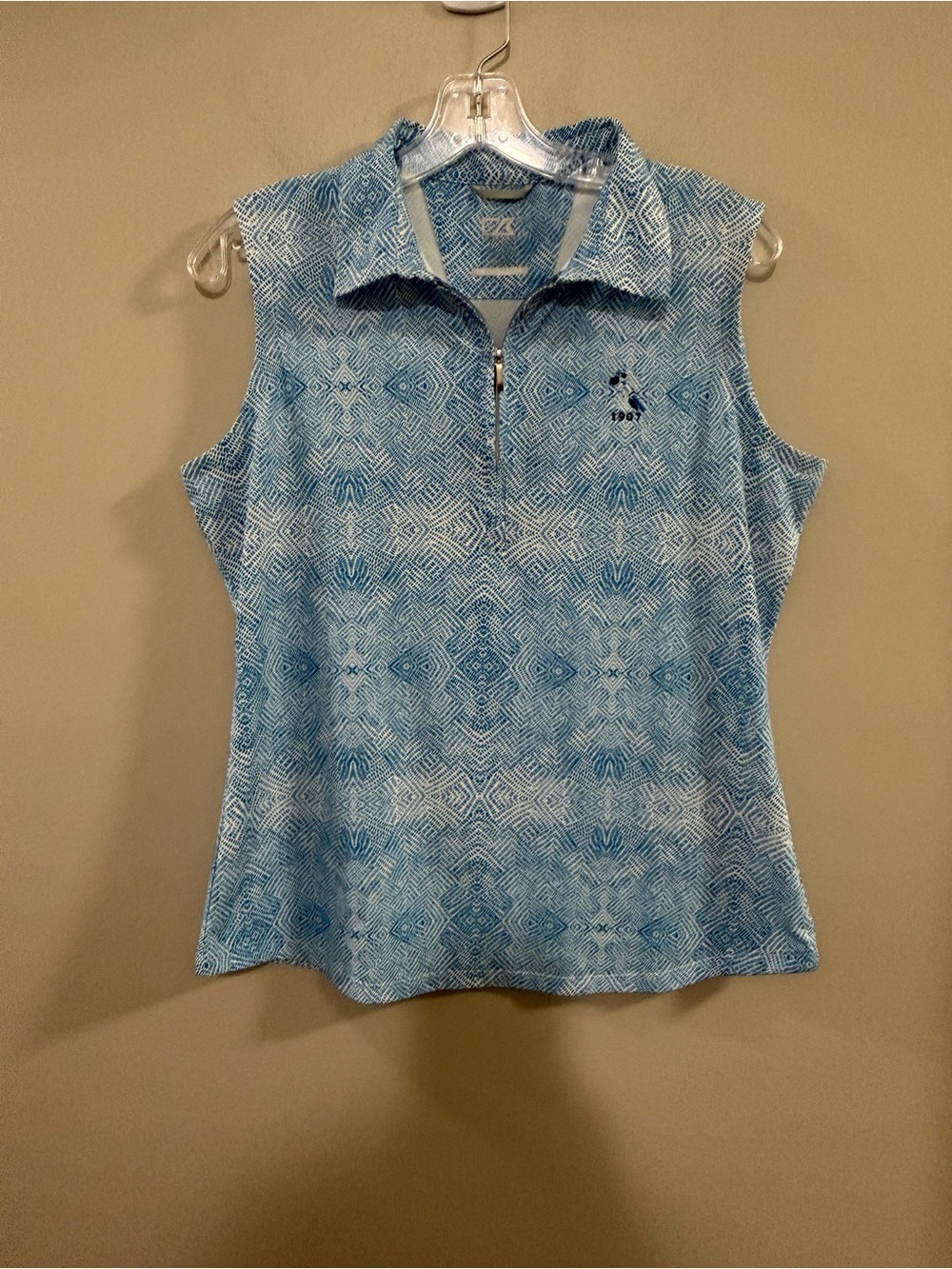 Women's Cutter & Buck Patterned Sleeveless Golf / Tennis Polo Top. Size M